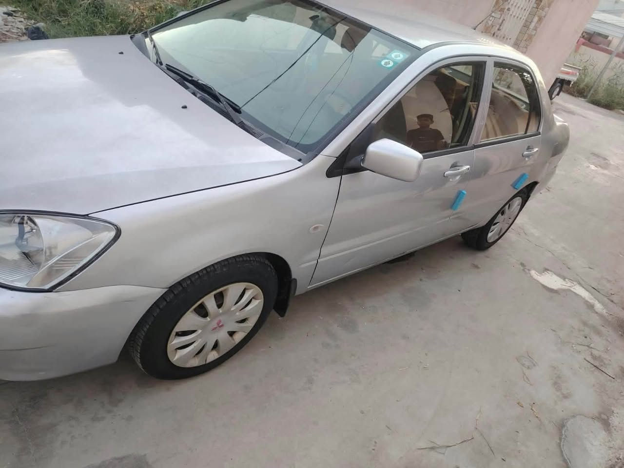 لانسر 2010
كير مكينه مكفوله صدر كهربائيات فول سيارة بيها اربع قطع صبغ بيها طخه جاملغ أمامي كلش خفيفه باقي سيارة خير  من الله رقم دولي ديالى مكان سيارة ديالى بعقوبه سعر ٧٢ بيها مجال للشراي يتواصل خاص الشراي
