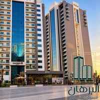 للإيجار – شقة في مجمع البروج السكني • المساحة: 178 م² • الطابق: 15 • غ...