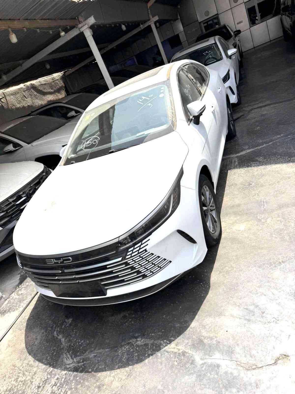 BYD 2026 
السلام عليكم BYD 2026 زيرو 

فول موصفات سلايت فتحة 

مرقم بغداد جاهز لوحة وسنوية 

السعر/ 23/800 / مليون عراقي 

☎️ ***********
