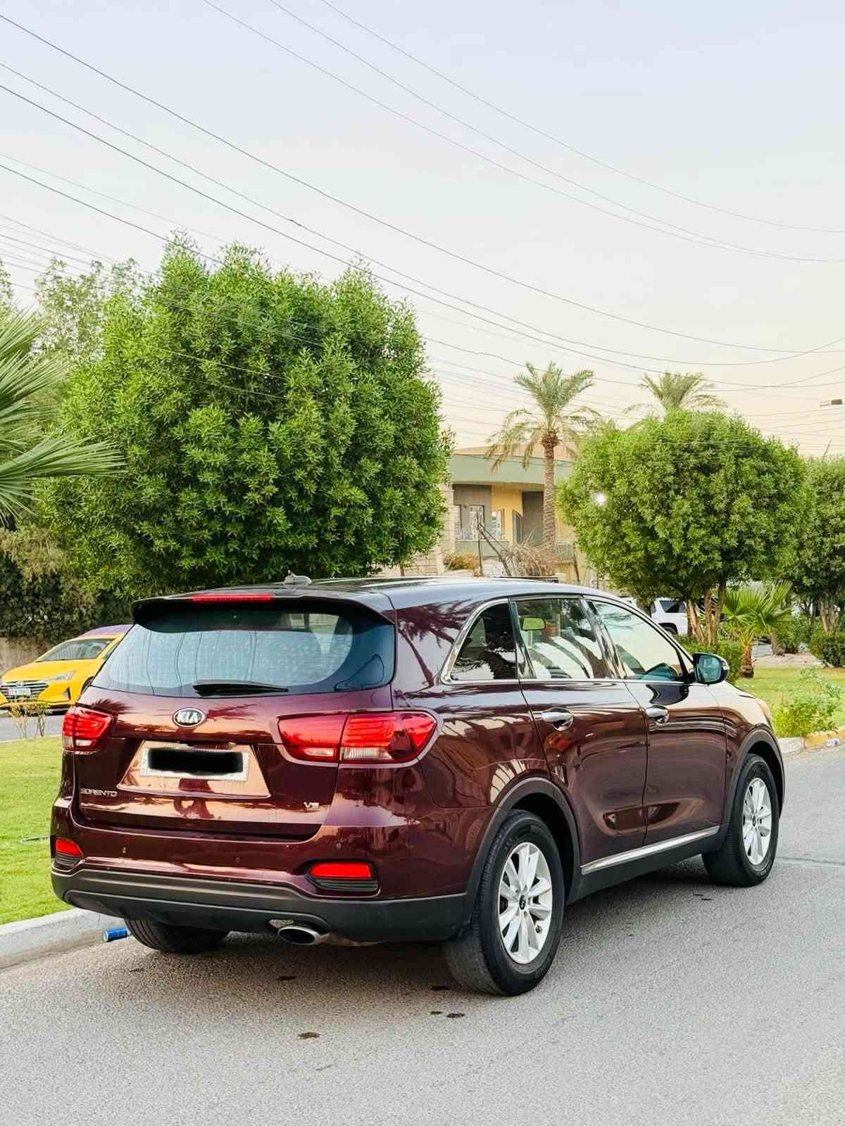 سلام عليكم سورنتو موديل 2019.  سعر( 148) . 6 سلندر 
مكان بغداد التصال ☎️التصال ***********
7 راكب /3 قطع تبريت 
بيه جاملغ وبنيد (بدون دواخل)
جنطه كهربائ 
الد زنوز 
كامره خلفيه دوره 
تبريت ثلج ⛄️ 
شاشه كبير المس 
فوال تحكمات ستيرن 
حساسات ماميه خلفي رادرات جانبيه 
رقم بابل بسمي الدولي اب مكان تتحول
