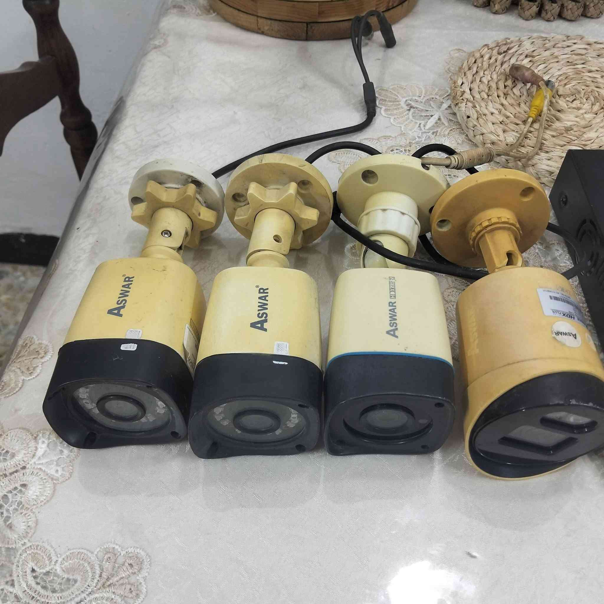 للبيع
جهاز الاساور 2ميكا
مع
هارد نص تيرا
4كاميرات الاساور ليلي نهاري
ماوس لاسلكي
محول 12v
بغداد
***********

