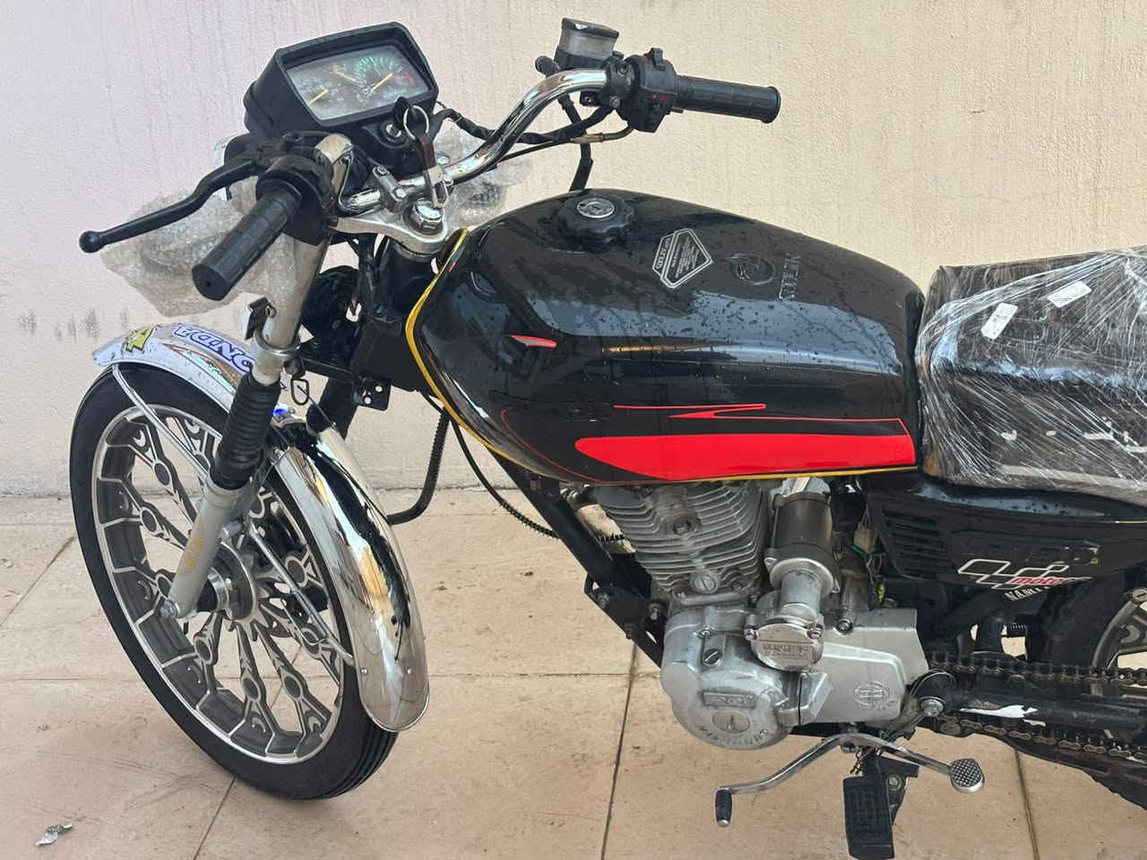 بسم الله الرحمن الرحیم
ئەم ماتۆرە بۆ فرۆشتن نامی پرۆ مەکینە 150
5 گێر زۆر چوانە فول سەنتەرە تانکی تازەیە دەرزو لەحیم نیە کارەبای ئیش دەکات چوت ویلی تازەیە ماتۆرەکە عەیبی نیە

شوێن : سلێمانی 

نرخ : 430 ومجالێکی برایان 

رەقەم : ***********
