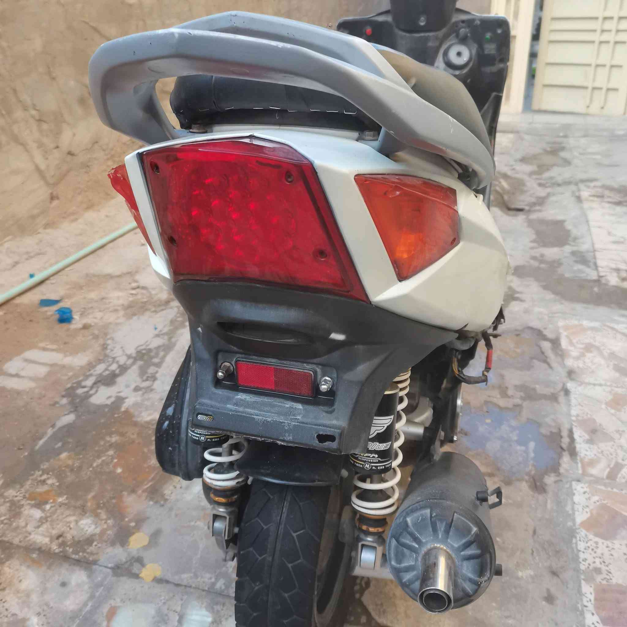 كامكو جي 5 كاطعه نار محرك مكفول سعر400 وبيه مجال نجف ***********
