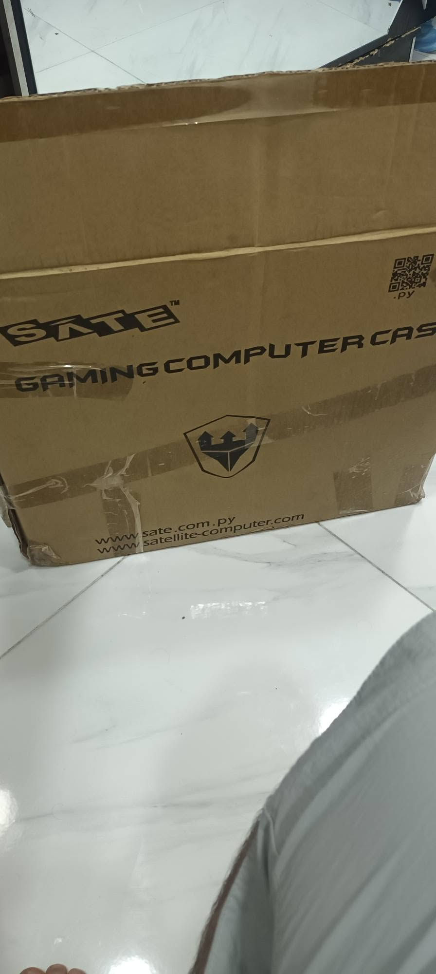 للبيع: كيس  SATE مع معالج i3 جيل تاسع وهارد SSD
الكيس: SATE ATX Gaming K372 (جديد غير مستخدم بكرتونته).  
​المراوح والإضاءة: يحتوي على 3 مراوح ARGB مع ريموت تحكم للإضاءة والسرعة.
​المعالج (CPU): Intel Core i3 الجيل التاسع (شغال وبحالة ممتازة).
​التخزين (SSD): هارد SSD سعة 120GB (سريع جداً للنظام والألعاب).
اليريدهن يراسني ويدلل 
مكاني بغداد
