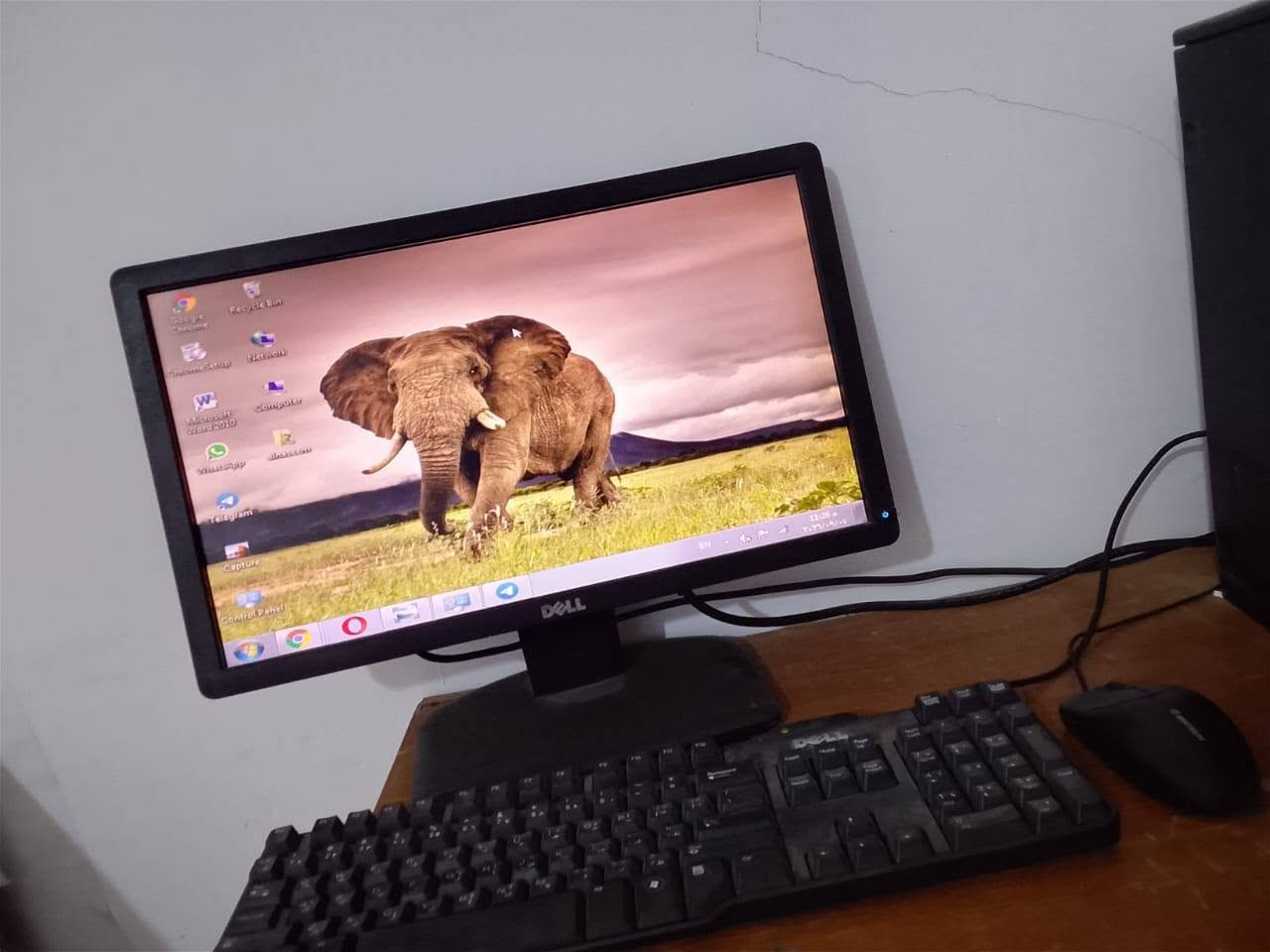 كمبيوتر للبيع مواصفات : 
i3-2120 + Radeon HD 5450 2GB DDR3 + RAM 10GB 
سعرها 85 شراي راسلني مع شاشه وملحقات كيبورد وماوس مناسبه للألعاب والتصفح رقم *********** سبب البيع ما عندي وقت الها تاركها
