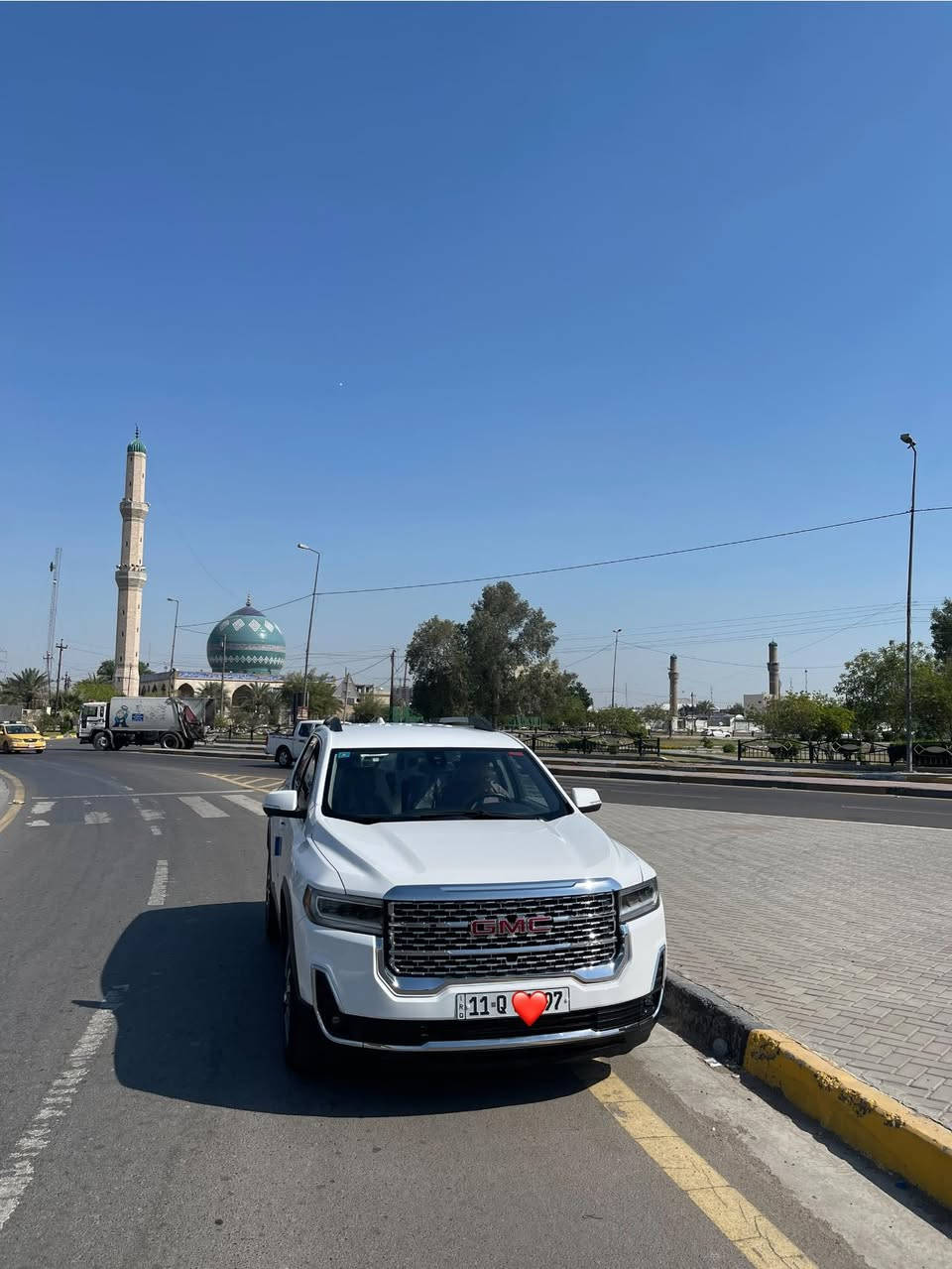 سلام عليكم 

‏GMC اكاديا موديل 2023
موصفات SLT فول عدة الفتحة ماشية50 الف
 محركهة 2000 تيربو سيارة 7 راكب مكفولة من الصبغ وتبديل 
مكان السيارة بياع سيارة بسمي 
 السعر 230 وبيهة مجال بسيط 
***********
