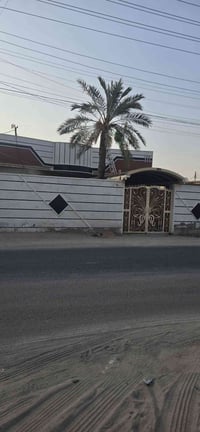 حمدان شارع التبليط • ٢٧٠م • تجاري سكني