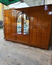 غرفة مستخدمة 6 ابواب طابقين ملحق  داخل والخارج صاج طبيعي  حلوة ومرتبة ...