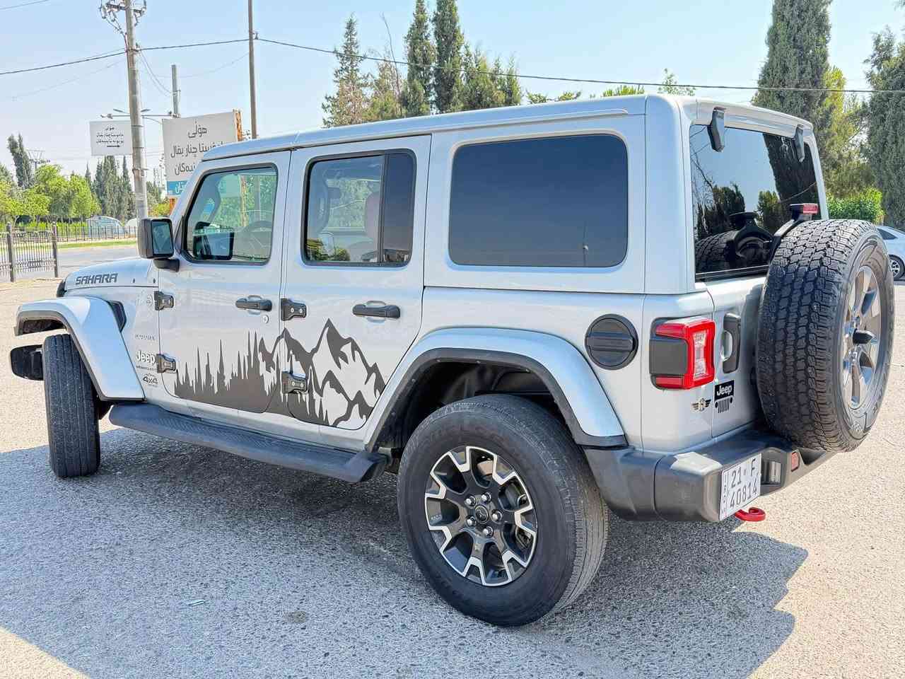 2024 JEEP WRANGLER, SAHARA
٢ پارجه و نيوى صبخه به بى ناو كرتن جاور تايى بيلادى ٤ پستنى توربويه  راداره شاشه گه وره شه خاله ناو قسيه له سه ر ده قى شه ريكه 
*********** 
هه ولير أربيل, العراق
