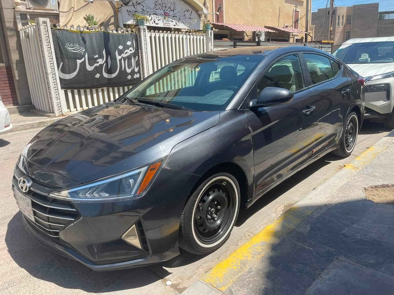الانترا 2020
وارد امريكي حادثهة بنيد فقط نفسة مصلح بدون دواخل 
ومطخوخة هنا بين الجاملغ الخلفي وحافة الباب طخة بسيطة ع كدهة نصبغ ابيع تلث قطع
سيارة جاهزة ومناقصهة اي شي 
مواصفاتهة شاشة جبيرة كامرة دوارة رادارات جانبية رادار امامي توقيف ذاتي داخل لونين هيترات شاشة اعطال 
بيهة منضومة لايت عدسة ليزر
كير مبدل AT 
حجر بيئة بلاد ماملعوب بي 
السيارة ماشية 76 الف ميل
السعر 115ورقة بيهة مجال شي بسيط جداً
مكان السيارة بغداد حي الجهاد
***********
