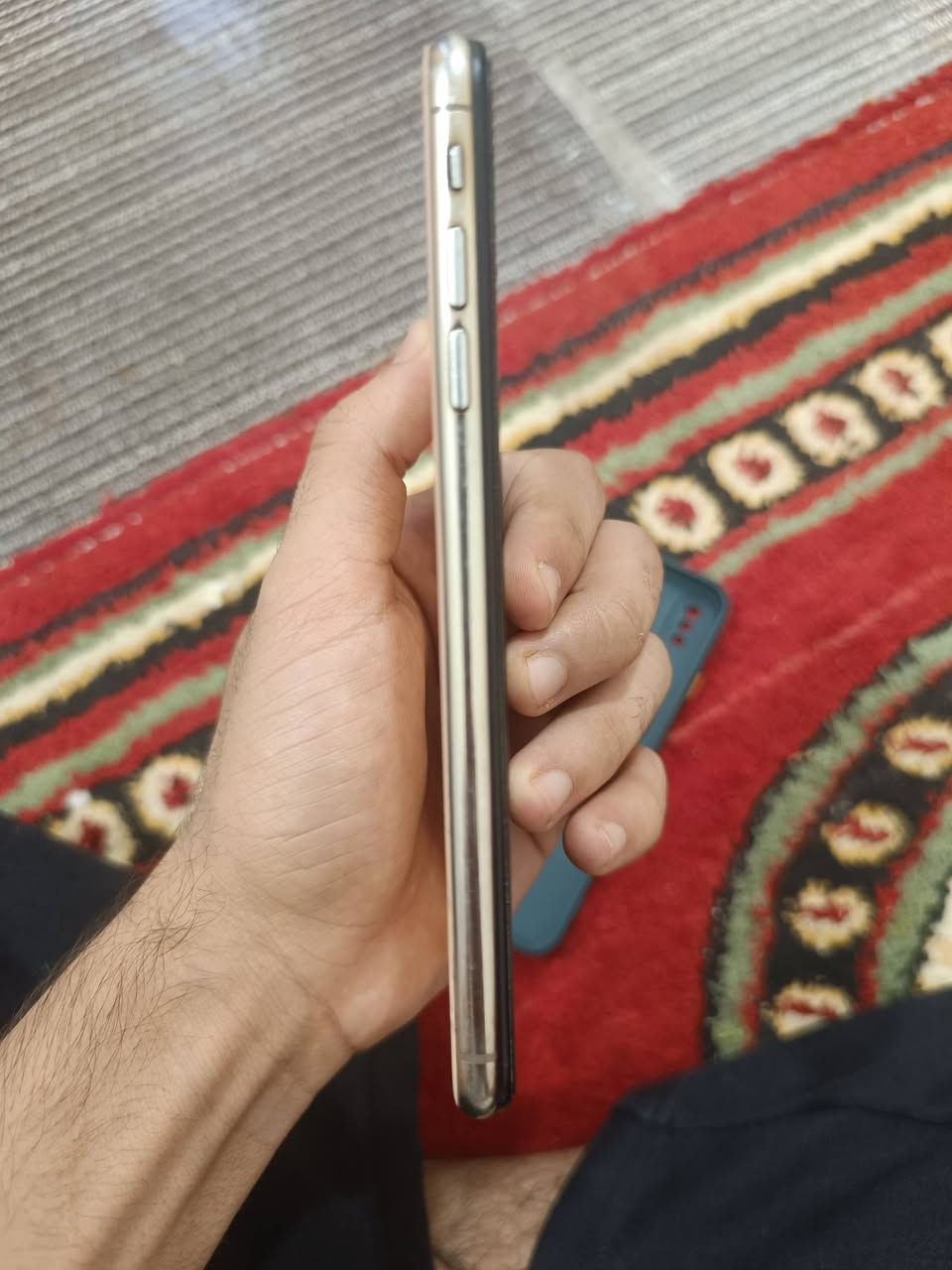 ايفون اكس ماكس مبدل شاشه اصليه 3 اختيارات وبطاريه 100 هم مبدله وجهاز كدامكم سعره 175 وبيه مجال رقم التواصل ***********
