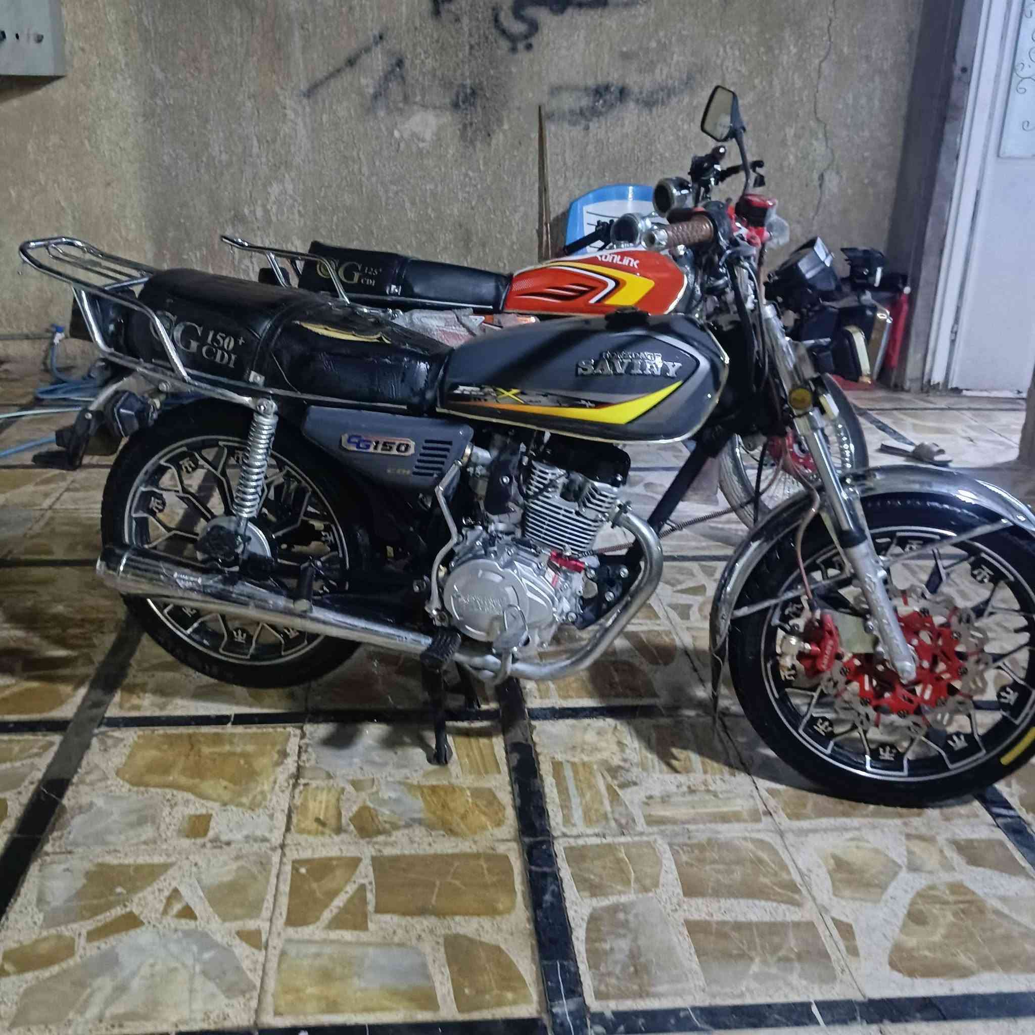 السلام عليكم دراجه للبيع الموديل 25 سعر 650 وبيها مجال***********
