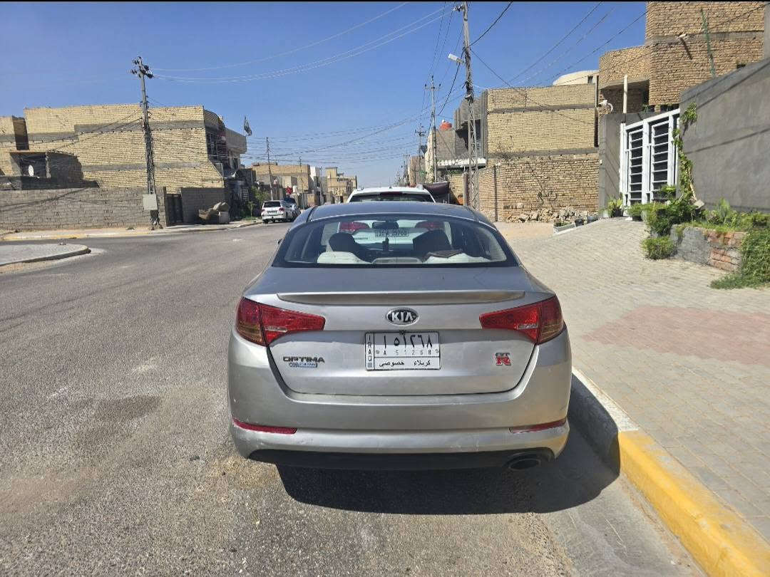 السلام عليكم
كيا أوبتما خليجي ٢٠١٣
مكينة ٢٠٠٠دوش
تبريد قطعتين
السيارة بيها باب السايق والي وراه والجاملغ مال قبق البانزين رش فقط
اكو بالجاملغ المرشوش جراد بسيط موضح بالصورة
السعر ٩٩وبيه مجال بسيط
سنوية لل٢٠٢٧
مكاني كربلاء
للاستفسار:
 ***********
