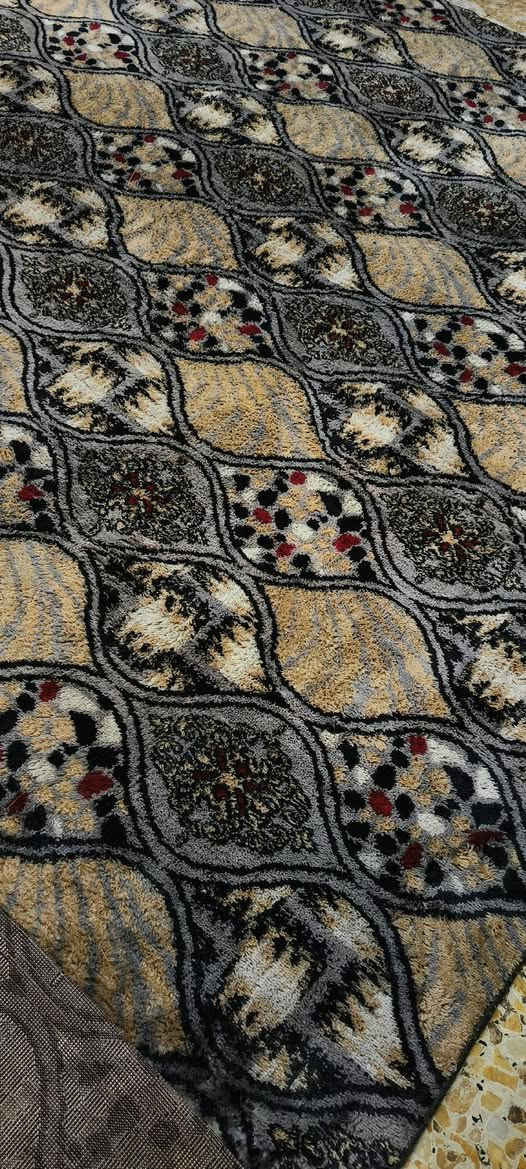 سجادة • نوعية ممتازة • ٣×٤م