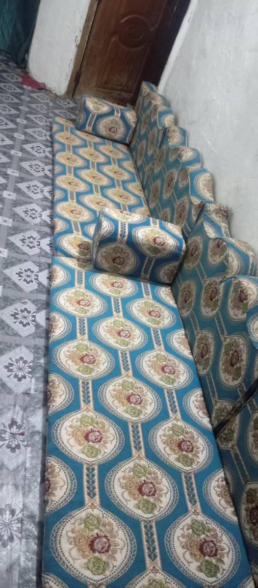 جلسه نضيفه لبيع 7دواشك و14مرجيه و6كوشات كامله عنوان كربلاء سعر 200 رقم ***********

