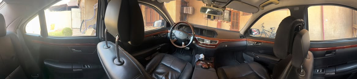 🚘 مرسيدس S350 | موديل 2009 محدث 2013

✨ للبيع – بغداد

المواصفات والتجهيزات:
• محرك 6 سلندر 3500cc – الحجم المرغوب
• كير أوتوماتيك
• تعليق وجكات هوائية
• سلايد روف – 3 وضعيات
• تبريد 3 قطع
• سايد بريك بصمة
• تلفون + ماوس تحكم
• CD Changer – 6 أقراص
• بردات كهربائية – 5 قطع
• مقاعد كهربائية: تدفئة + تبريد + مساج + قاصّة + Memory
• داخلية جلد أسود مع تطعيم صاج
• أبواب وجنطة شفط
• مري شفط وقلّاب
• تعتيم ليلي
• إشارات زراك لايت
• لايت زينون داينمك
• تجاوي كهرباء
• مرايا داخلية وجانبية عاكسة للضوء
• جوستكات قيادة بالستيرن
• نظام سماعات Full Stereo
• GPS
• حساسات أمامية وخلفية
• إنارة داخلية متغيرة للدشبول
• تايرات Dunlop
• بطارية جديدة
• صدر جديد
• وبعدها مواصفات وتجهيزات إضافية كثيرة

المعلومات:
📍 رقم أربيل – تحويل مباشر أو وكالة
🎨 اللون: أسود
🔧 الحادث: فقط هلال جامِلَغ خلفي (خلف السائق)
📍 مكان السيارة: بغداد
***********
