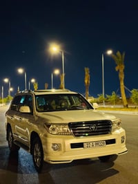 Land Cruiser 2008 VX.R  V8 سەیارەکە دوو بست سبوغی هەیە هەموو شتەکی بەش...