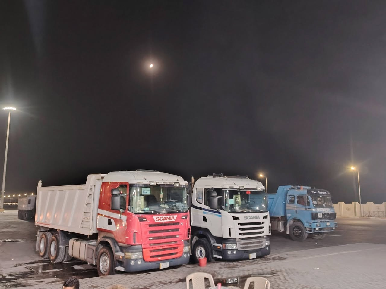 السلام عليكم سكانيا للبيع مكينه 500 جير 900 كوبرا مجموعه ورده وسياره خير من الله الرقم الرقم للاستفسار شاص مقفول ***********
