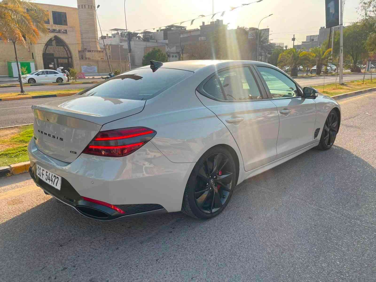 جنسز G70 سبوت  برستيج 
 2024 
ماشيه 13 الف فول مواصفات داخل احمر 

السيارة عليها لويات ماركة ايباخ 
سبورت برستيج 
حدادية ريسنك كاملة امامية وخلفية 
بولي واتر بمب وزن خفيف 
جهاز jb4 
بلكات ريسنك 
موديل ٢٤ 
حجم المكينه 3300 6 سلندر 
بيع او مراوس 
كامري 

حادث بنيد وباب السائق ومباوك الباب الخلفي 
الشاصي الايمن بي سحب فقط 
ايرباك استيرن وبردة
مكانه اليرموك اربع شوارع 
الاتصال *********** وتساب 
مرقم بغداد تحويل مباشر 
208 ورقات
