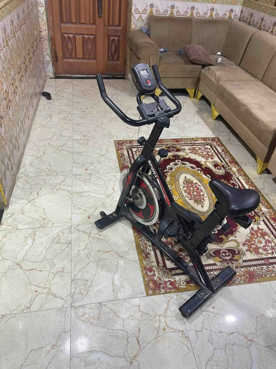 بيسكل رياضي كلشي ما يرادله جاهز تعال وتمرن كبل سعر 100 الف رقم الهاتف ***********
