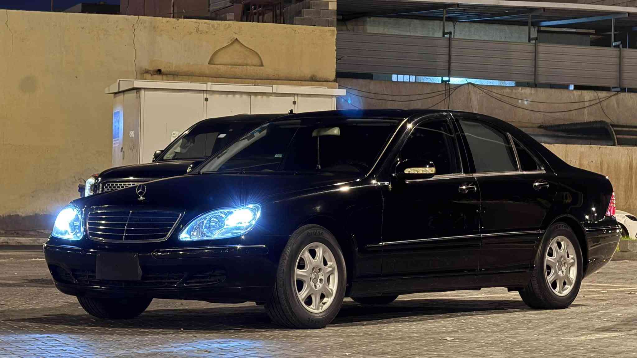 سلام عليكم.
غواصه ٢٠٠٥ عليها ارقام ٢٠٠١  سياره كفاله يابان وأعراق  s350 v6 مكانها بصره 
***********
