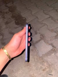 ايفون ١١ • حالة لوكالة • بطارية مبدلة