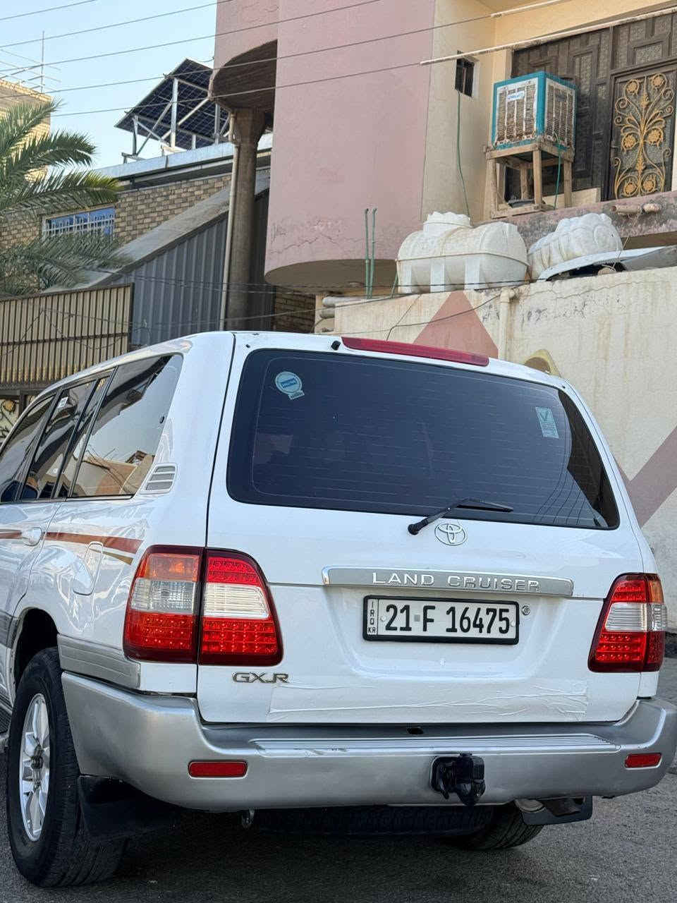 سلام عليكم لاندكروزر موديل 2000 سياره حلوه رقم سليمانيه باسمنه بيها قطعه وحده الجاملغ الأيمن وبيها بارد كدام العين سياره نضافه 80٪ من تبريد وحداديه ومحرك بيها بس صوت بل اكسل عارضيها ١٥٠$ وبيها مجال لطيبين مراوس احدث اراوس أو سورنتو هم اراوس مكان سياره نجف رقم الهاتف ***********
