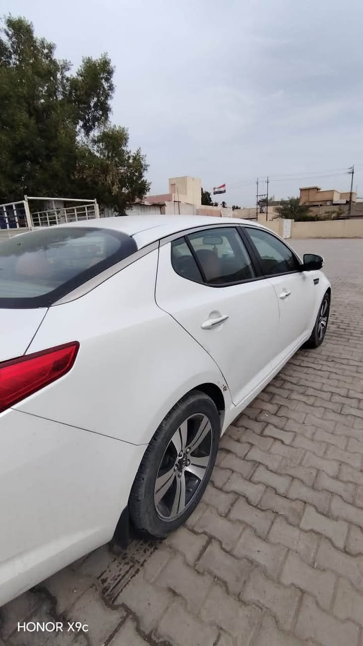 من رخصة الادمنية.
اوبتما خليجي ابيض 2014  بغداد
سنوية نافذة لل2027
مكفول فول بصمة ماعدا الفتحة
نظام Aps محرك گير حدادية بحالة ممتازة ماشية 190 
محرك 2400
رقم ألماني بغداد ضررهه  بسيط وموضح بالصورة  وطخة خفيفة لهلال الجاملغ الخلفي مامصبوغ باقي على حالته الحدادية مشتغلة كله حتى دبلات امامي خلفي مبدل يعني جاهزة من كل شي 
الشراري يتصل  السعر على الرقم
***********.   موجود واتساب.
