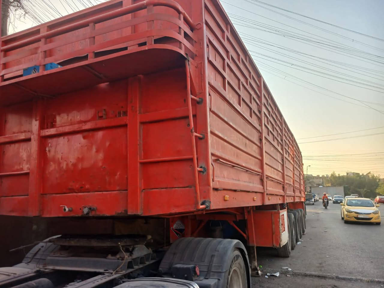 السلام وعليكم عربانه سكندريه للبيع طول 12 اونص 5دناكير 3  16 و 2  13 المانيات صفاح 190 جاهزه هوه كهربائيات منضومات جدد تايراته نص عمر اوجوه مطبخ ثلاجه مكفوله من الفطر والكسر عنوان بغداد الشعب سعر 125 بيه مجال ***********
