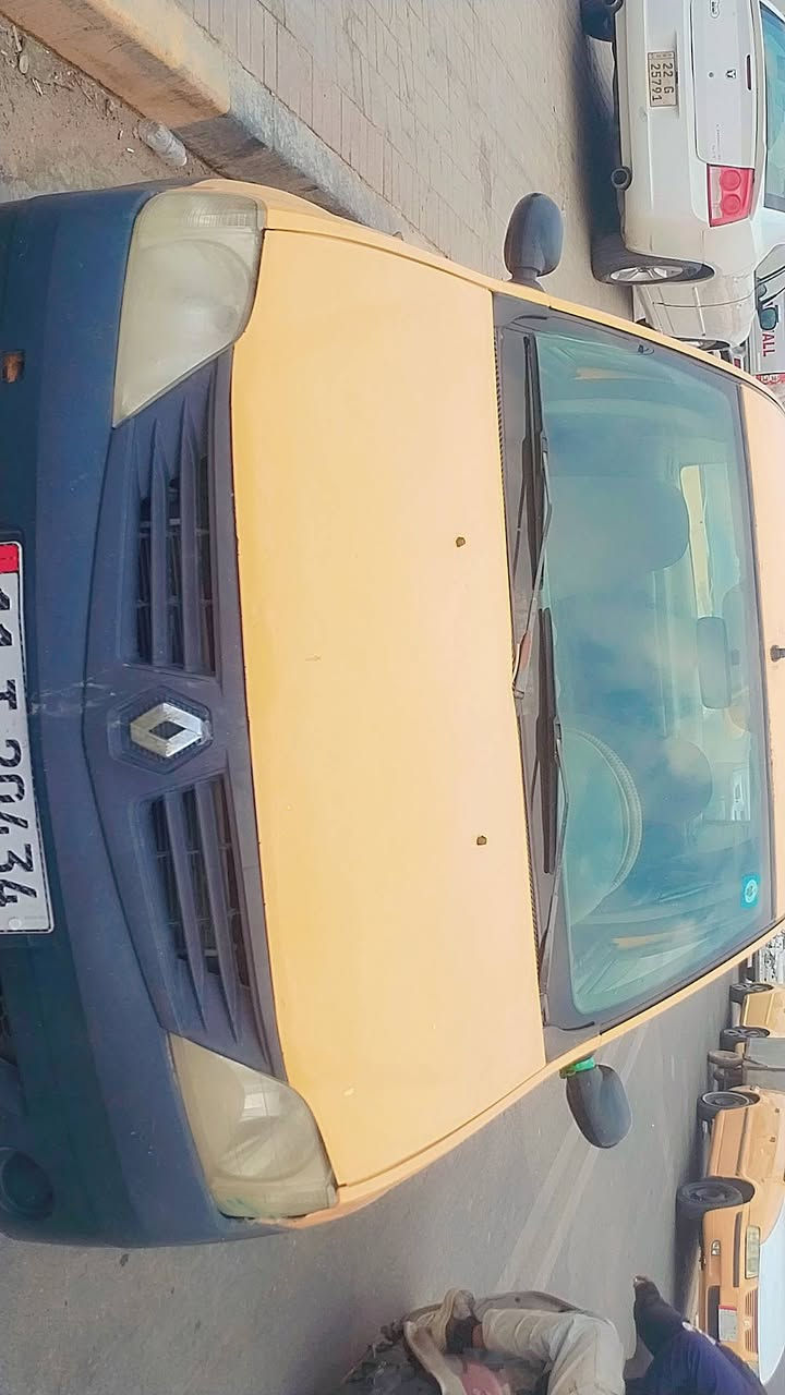 سلام عليكم رينو للبيع موديل ٩ سياره نضيفه كير محرك حداديه السعر ٢٨ وبيه مجال ***********
