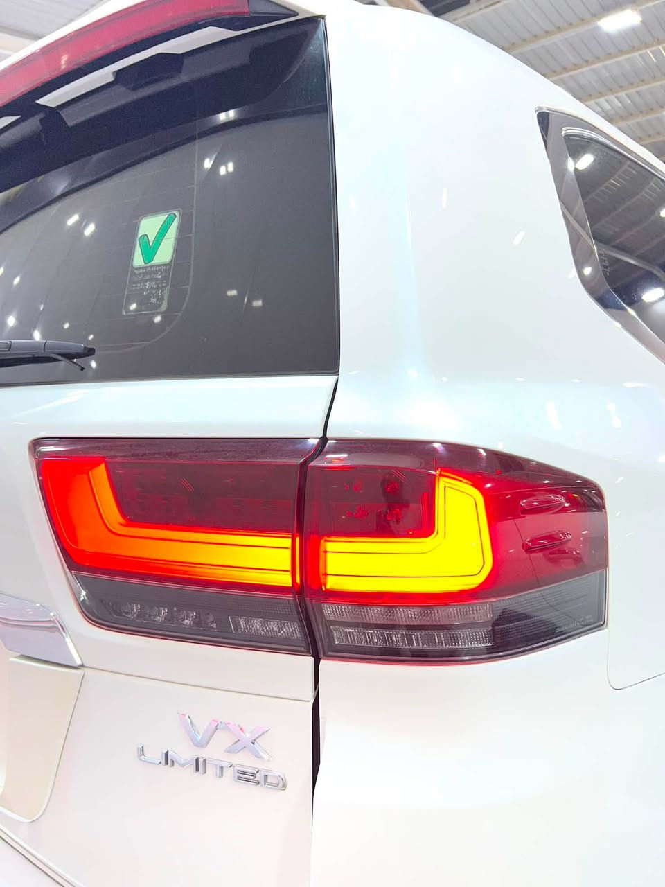 السلام عليكم
تويوتا لآندكروز 2023 VX SAS  ضمان تويوتا العراق 
سلايت وبصمه وتشغيل عن بعد
شاشه كبيره وكامرا شاشات 3 وتطبيق
باب خلفي كهرباء وهاند بريك كهرباء
كشن جلد وكهرباء وتبريد كامل 
حساس امامي وخلفي ورساله ترحيب 
خمس بصمات وشاحن واير ليس وشاشات خلفيه 
سستم سماعات GBL ولايت 3 عدسات ولد  
لمتدد كامل وخمس كامرات
بارد قلبل بالحاملخ الايسر 
مغلفه PPF قبل شهرين الضمان
ماشيه 62000 الف KM  
رقم بغداد تحويل مباشر   
كرسي خزن الوضع ميمري
وباقي المواصفات المعروفه 
السياره جديده مع الملحفات
السعر 65500 
***********
***********
