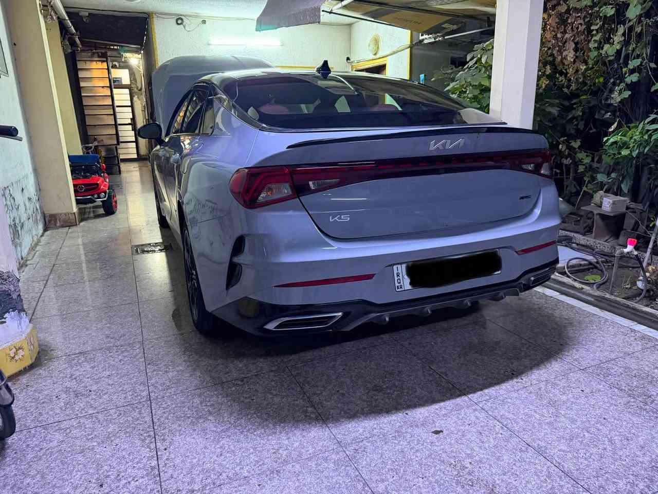 السلام عليكم سياره k5  gt line موديل 2024 ماشيه 24 ميل حادثها موضح بالصور مع صوره رقم الشاصي بدون ضرر الايرباك 
السياره جدا نظيفه الصندوك مامصلحه والبنيد مصلح بالامارات
السعر 195$
***********
مكان السياره بغداد الدوره ورقمها اربيل
