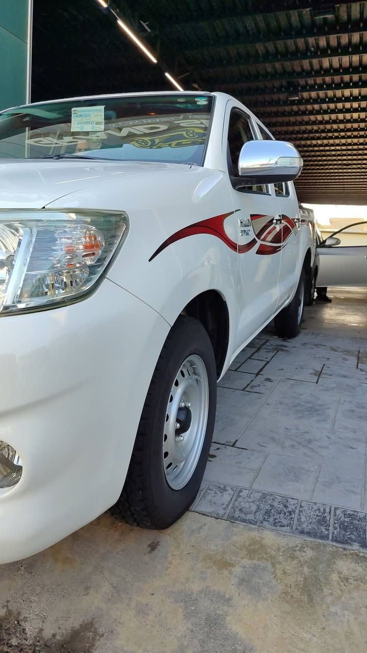 بەناوی خوای گەورە
مەرزیە مۆدێل 2013
سەیارەکە کلینە بێبۆیاغ دەعامیشی بۆیاغی نیە
115هەزار حەقیقی ڕۆشتوە سپێری دانەبەزیوە. 
هەمووگیانی بەشەرت برغوی بانەدراوە .
گێڕ مەکینە ئەکسل کلاج هەمووی بەشەرت نەکراوەتەوە
دووکەڵی نیە لەجگەی شەریکەی بەسقف وەماوە.
ڕەقەم سەنەوی هەزرە هەمووی نوێیە تاوەکوو2032 بەناو خۆم
سەیارەکە بیانوو بڕە لەجوانیوو خاوێنی ماڵی دۆستە..
بۆسعر پەیوەندی بکە لەگەڵ ڕێزم*********** وەتس اپی لەسەر
