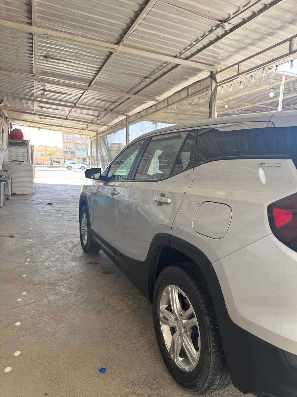 جي ام سي تيران 2022 sle دفع رباعي , ابواب  بصمه . للبيع فقط

رقم بغداد مكانها الحلة المركز شارع ٦٠ . حادث جاملغ عكس السايق فقط . الباقي مكفول . السيارة جديده . شخوط ثنين بصفحة ممكن معالجتها بلكارت . باسمي تحويل متوفر باي يوم . 
***********
السعر 190 حلة, بابل
