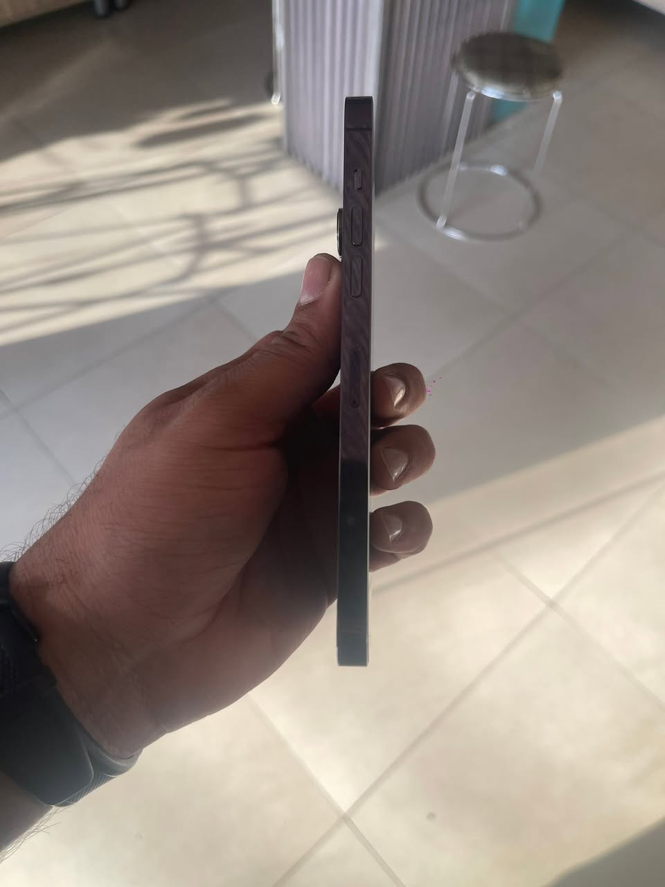 14 برو ماكس نظافه 100‎%‎ بطاريه 84 مستبدل شاشه اصليه من ابل السعر 865 الف  ***********
