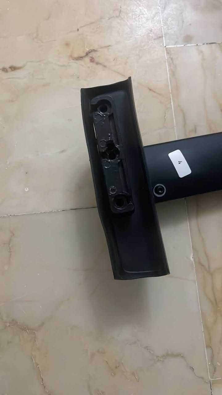سيبايه بس معرفت مالياسياره موضح بالصور وبالفيديو انطي التفيده ينطي سعر بيهة توصيل ماعندي مكان بغداد حي الخضراء 
***********
