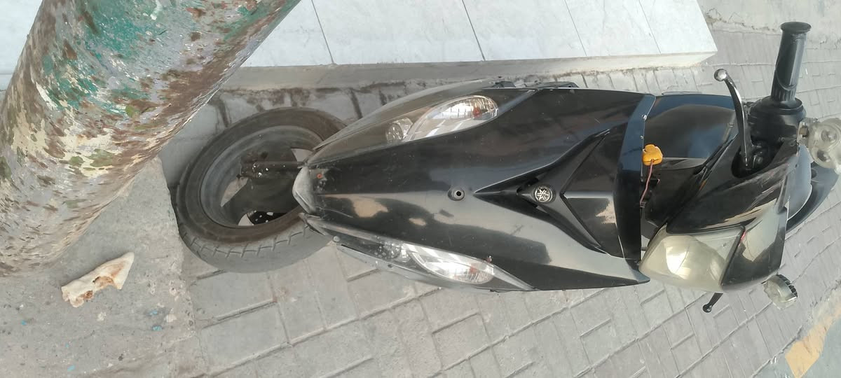 ماكس مضلع حديث
دراجة بيه نزاقص بسيطة 
دشيلي مال سلف ديجلب  وموحود عندي واحد بس ما مبدلة

وايرات الجوزة فالته ومرابجلهة دكمة بس سويج موجود وتففل ستيرن 
ونقص قمجي مال كيلو متر 
نواقص بسيطة 
وكفرات شوية تعبانة 
عارضه ب٤٠٠ وبيه مجال 
شلعه ومعدل فول لا تأخير بالشتغيل لا تبخير لا تنقيص 
مكاني بدورة 
***********
