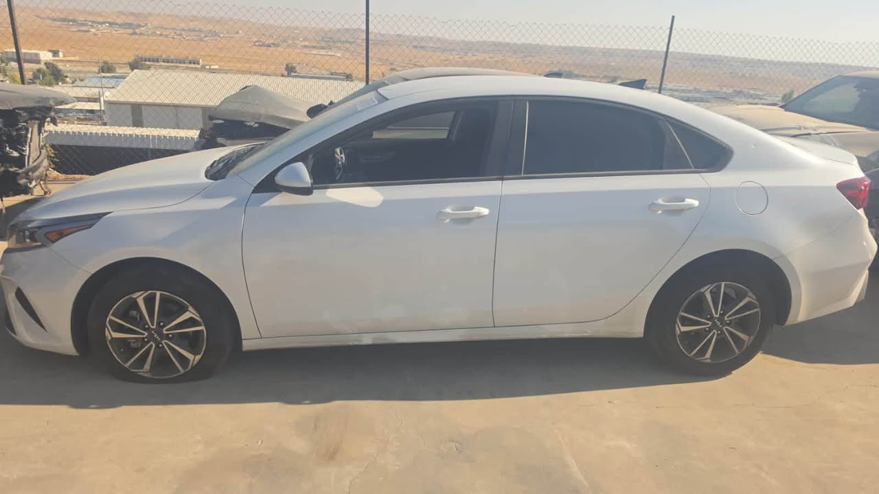 فورتي 2024 وارد امريكي
مواصفات:  نص فول

حادث السيارة / الجاملغ راجع بارد والباب بارد فقط بدون قطرة صبغ الباقي كفالة عامة 
 
 حالين السيارة بلاردن انشالله الخميس اتكون بلعراق بغداد  

السعر /  مصلح مع الكمرك كامل (١٤٩) ورقة 

للاتصال /*********** ( فقط واتساب )
