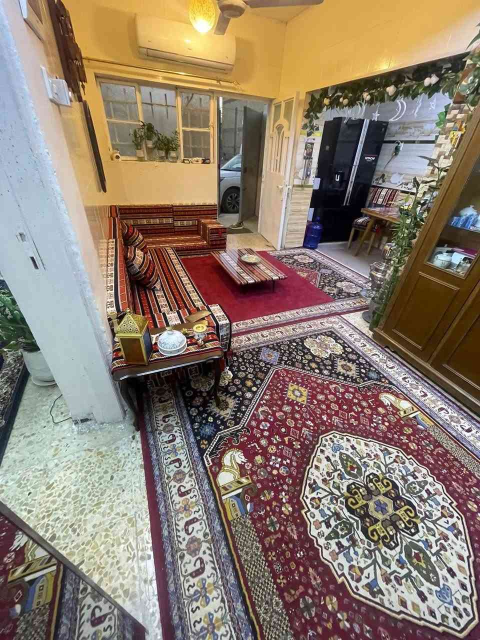 الدار للبيع 🏠 حائط مستقل بناء سنة2022

المساحة 112 م 

الواجهة 5 م

النزال 22 م

(مدخلين) 5 غرف نوم 👌👌👌

الموقع الشعب شارع الاسواق المركزية التجار 🛤️

يحتوي الطابق الارضي على كراج صغير وخدمات خارجية ومغسلة واستقبال ومطبخ معزول حار وبارد ومنور وخدمات وغرفة نوم 

ويحتوي الطابق الثاني على ثلاث غرف نوم وخدمات 

ويحتوي الطابق الثالث على غرفة نوم وبيتونة كبيرة🌦️وسطح

السعر 300 مليون وبي مجال 

للاستفسار اكثر يرجى الاتصال على الرقم التالي متواجد هذا الرقم على (الواتس اب والفايبر والماسنجر (***********))

او الاتصال على الرقم التالي ***********

او زيارة مكتب تبارك للعقار والمقاولات الكائن في شارع الاسواق المركزية قرب مطعم ميامي
