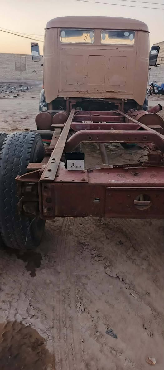 ابوردين للبيع عشراوية مكفولة كفالة عامه موديل  ٨٢ سنوية تنكر   رقم صلاح الدين عنوان سماوة الستفسار ع ***********
