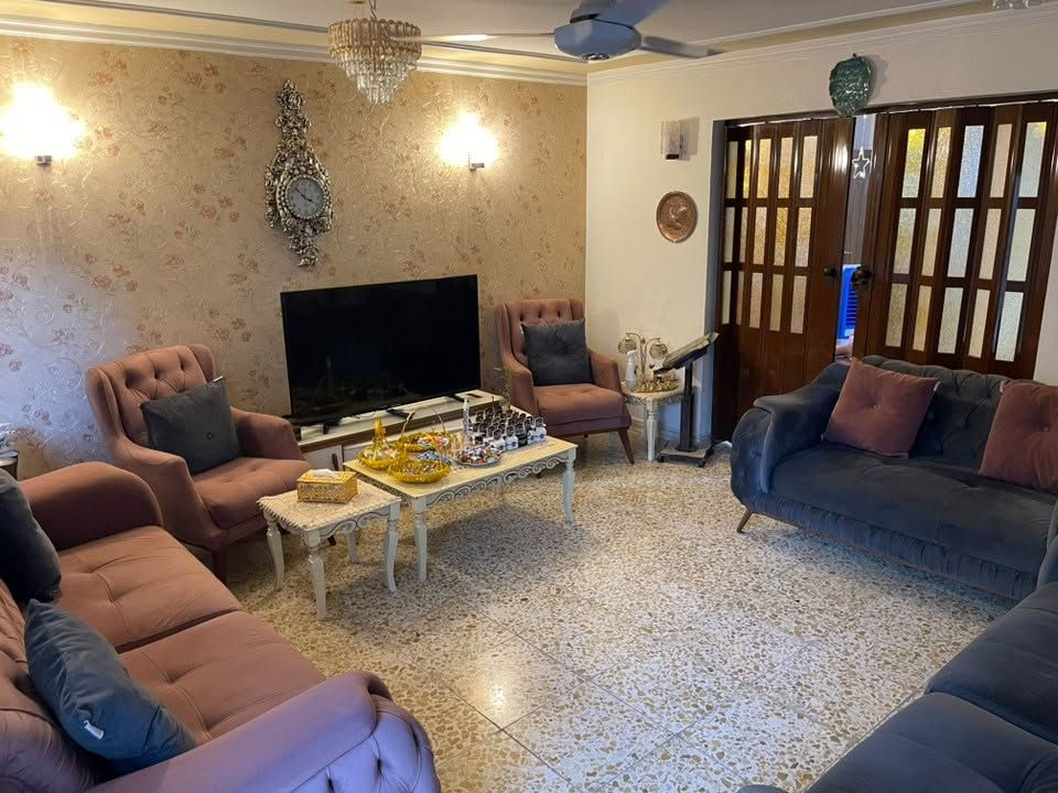 - 🔴 دار للبيع🏠 :
- مساحة ١٢٠ ، واجهة ٦ ، نزال ٢٠ 
- ٣ غرف نوم 
- حمامات ٢ 
- مطبخ 
- استقبال 
- صالة كعدة  
- منور ٢ 
- العنوان : الاعظمية - راغبة خاتون الفرع المقابل اسواق مريومة 
للتواصل والاستفسار / ***********
