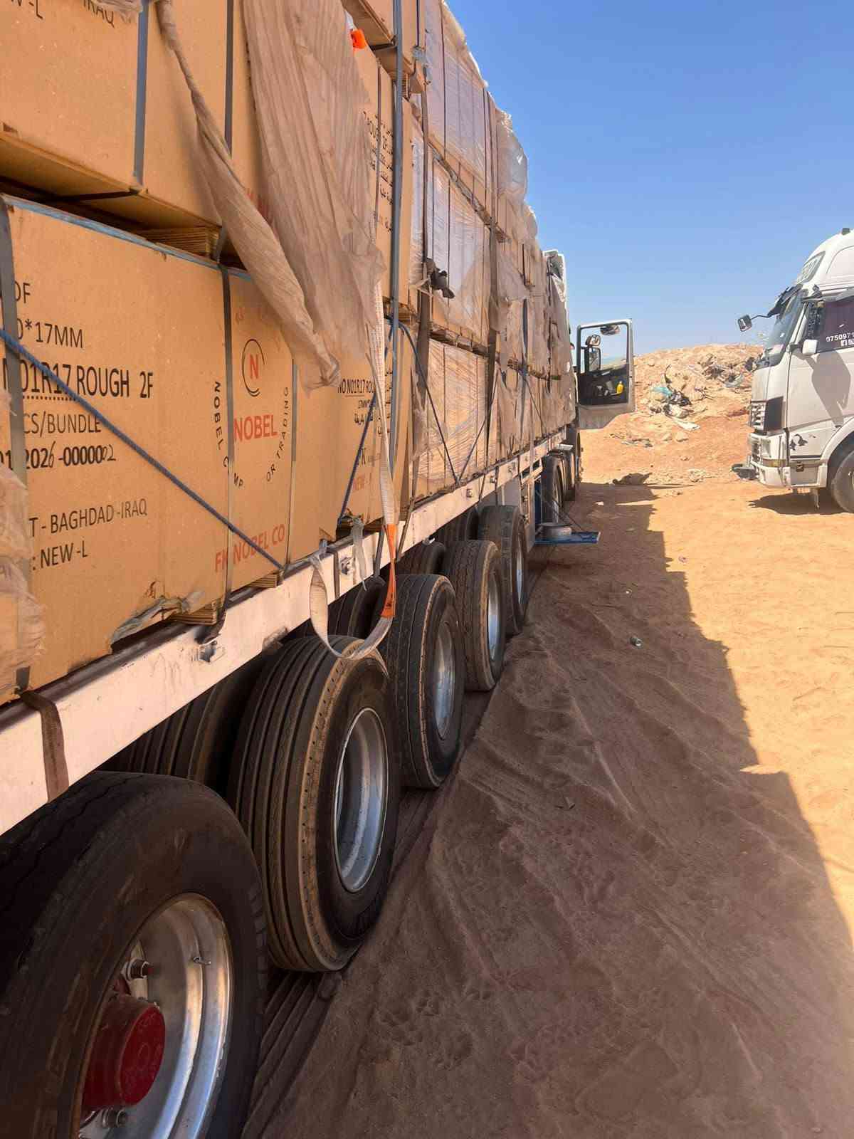 للبيع عربانه المانيه خمس محاور جاهزه للشغل جايه من عمان تخوم تاير السعر 75 ورقه‏‪***********‬‏
