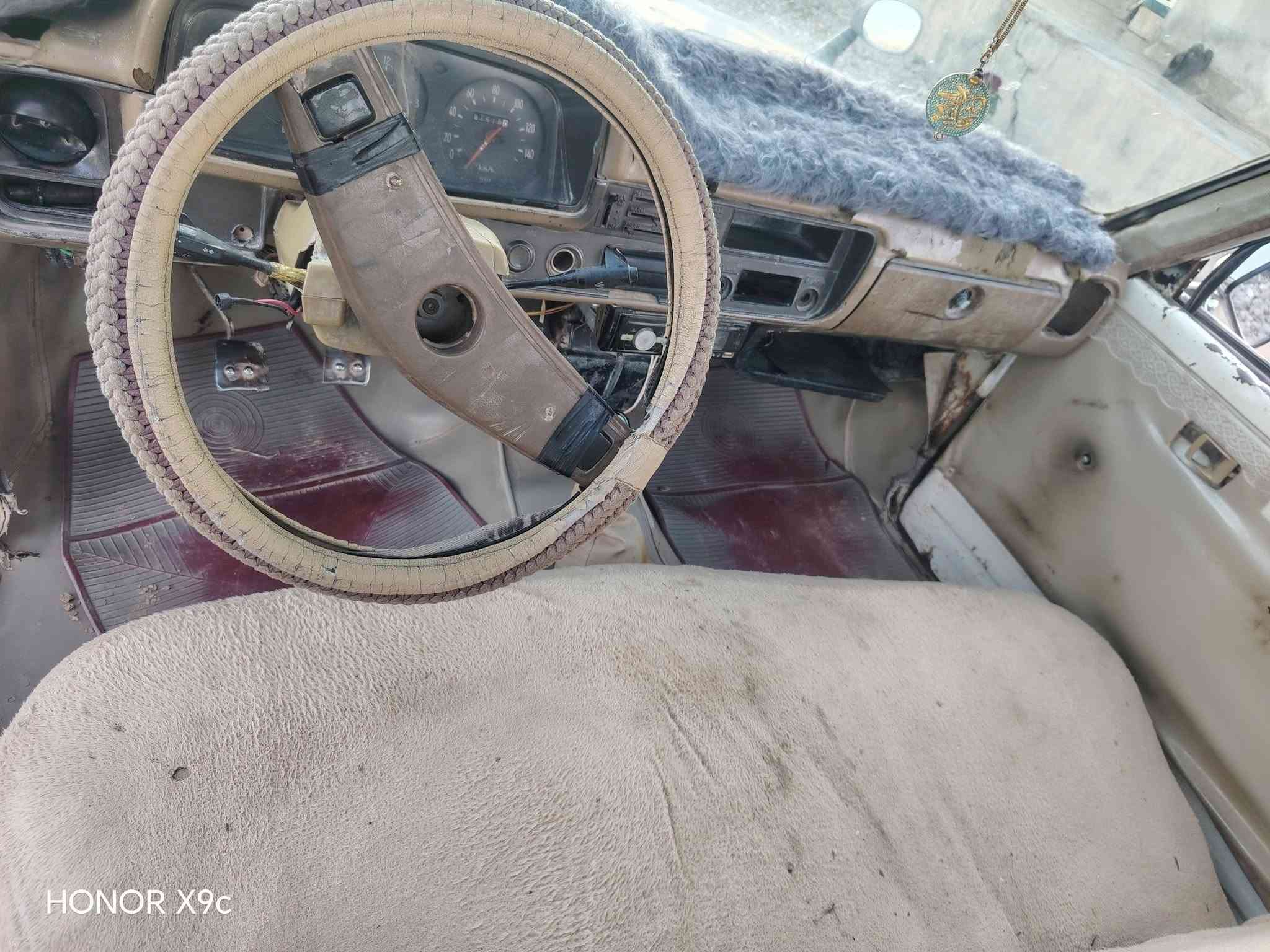 سلام عليكم سياره البيع بيكم موديل 1980 محرك كير كلو شرط تيرات اربعه جديد صدر جديد بتري جديد كهربايات كلهه شقاله رقم التاميم شرط الوكاله السعر ٢٥ وبيه مجال العنوان كركوك الحويجه الاستفسار تصال على الرقم ***********

نص مكتوب في الصور:
- HONOR X9c