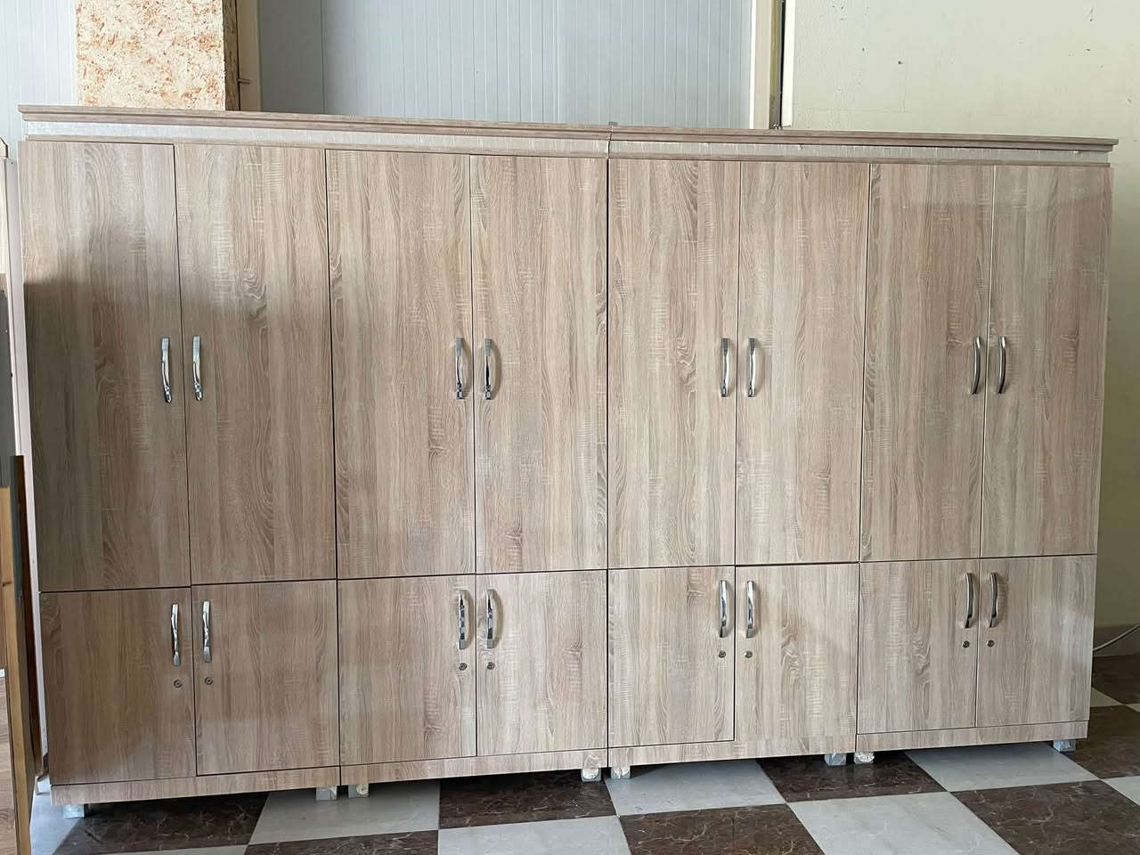 ناونيشان كةلار مشتري هةركامني مسج بكة
جواب كومينت نادةم و 

مسج بكةن نرخ و قياس ناونيشانتان پيدةگات
