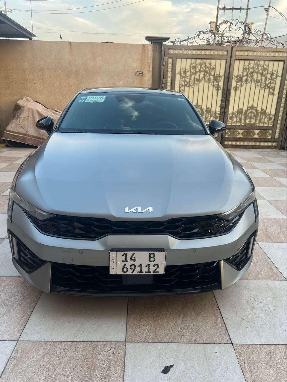 عـــلـئ بــــركـــة الـــلـــه
نــوع الــمـركـبة:- K5 - GT دبل لون من الشركة )لون طافي )
الـــــمــوديــــل:-2025
حــجـم الـمـحرك:- Turbo 2500
الــــعـــــــــداد:25الف كم
الايــــربــاكـــات:-سليمة 
الـــــــوحـــــــة:- بصرة شهداء ( وكالة عامة + وكالة خاصة باقي 8 اشهر اصير حرة )
بصمه تشغيل + ابواب
تشغيل عن بعد ( Remote Start )
بنوراما فتحتين 
داخل جلد ( اسود مطرز فسفوري مختمة GT)
كشنات كهربائيه مع تدفئه مختم GT
تحكم ستيرن جهـتين
شحن لاسلكي
لايت زينون ٣ عدسات ديناميكي
كشافات زينون
بك لايت لد متصل
رادار امامي + خلفي + جانبي
نظام النقطه العمياء مع تحذير الاصطدام مع خاصيه التوقف التلقائي 
مثبت سرعه ذكي تفاعلي مع الرادار
نظام كشف حركه المرور الخلفيه
مساعدة البقاء في المسار 
مساعد الخروج الامن عند فتح الابواب 
شاشة وسطية تدعم Apple CarPlay & Android Auto 
درايف مود ٤ وضعيات للقياده Normal,sport,sport plus ,custom 
نظام ترحيب عند الاقتراب
فتح الجنطه عند الاقتراب
الضرر  - تبديل قبق جنطه فقط دعاميه نفس اللون 
السعر 225بيهة مجال
الرقم*********** البصرة, العراق
