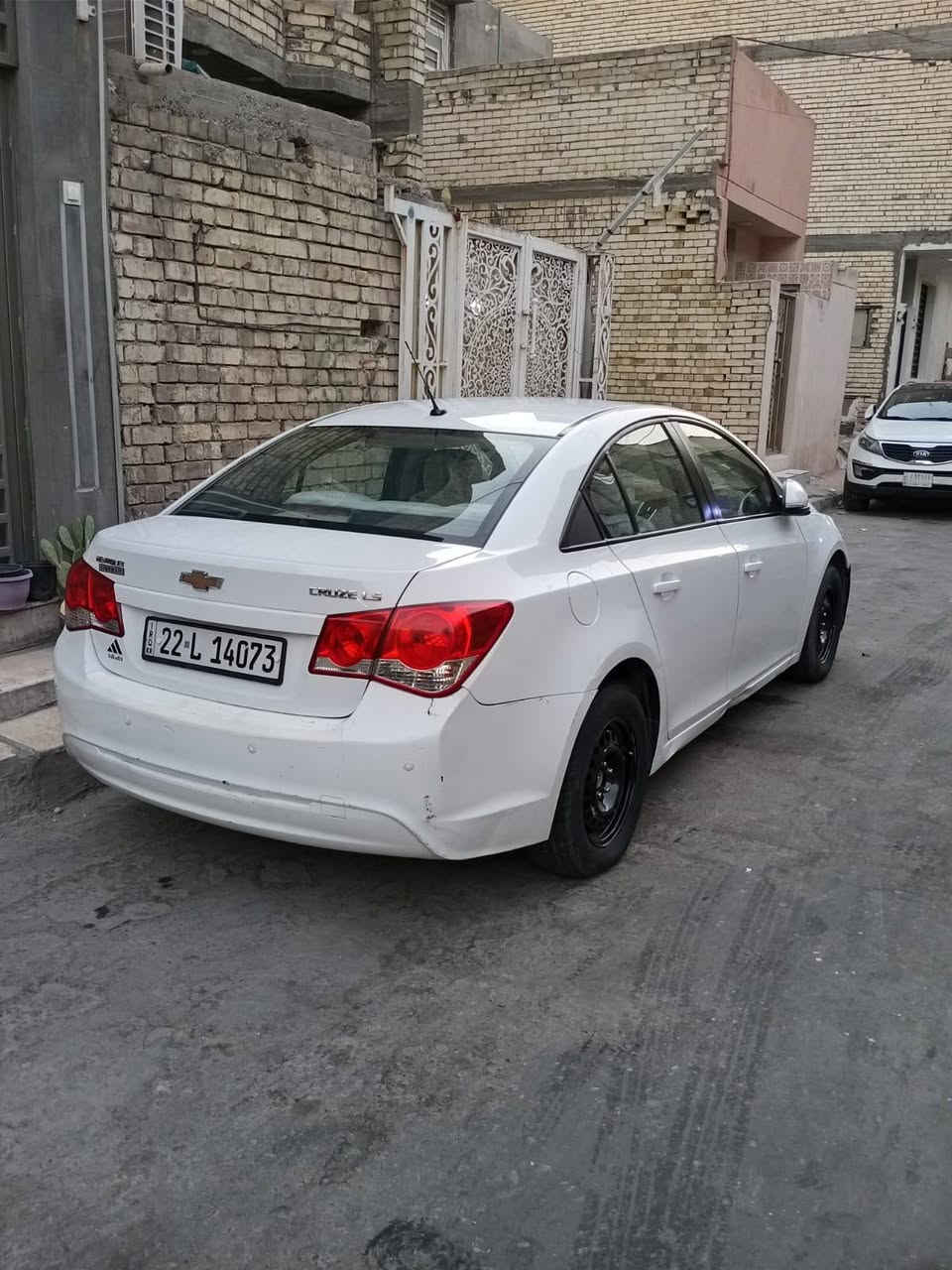 السلام عليكم شوفرليت كروز 2015 للبيع
رقم اربيل انكليزي الجديد ب اسمي تحويل باي وكت تريد 
محرك 1600 المرغوب تبريد ثلج تحكم ستيرن كير اوتو + عادي 
وارد خليجي مكفوله عده طخه صغيره بل دوسه مال باب الصدر 
مكان السياره بغداد
السعر 78 وبيهه مجال حك الجيه
***********
