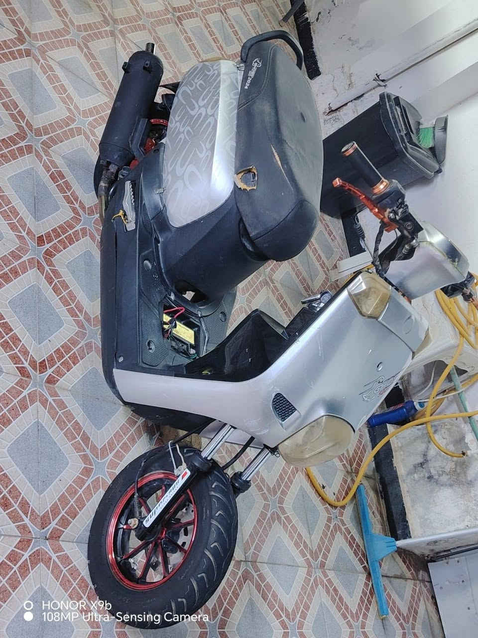 سلام عليكم اخوان هاي دراجه بوليسي صيني للبيع مكينه مفتوحه نظافتها مثل ماموضح بلصوره شلعه قويه سعرها 400 وبيها مجال عنواني ديوانيه مركز
***********
سلام عليكم اخوان هاي دراجه بوليسي صيني للبيع مكينه مفتوحه نظافتها مثل ماموضح بلصوره شلعه قويه سعرها 400 وبيها مجال عنواني ديوانيه مركز
