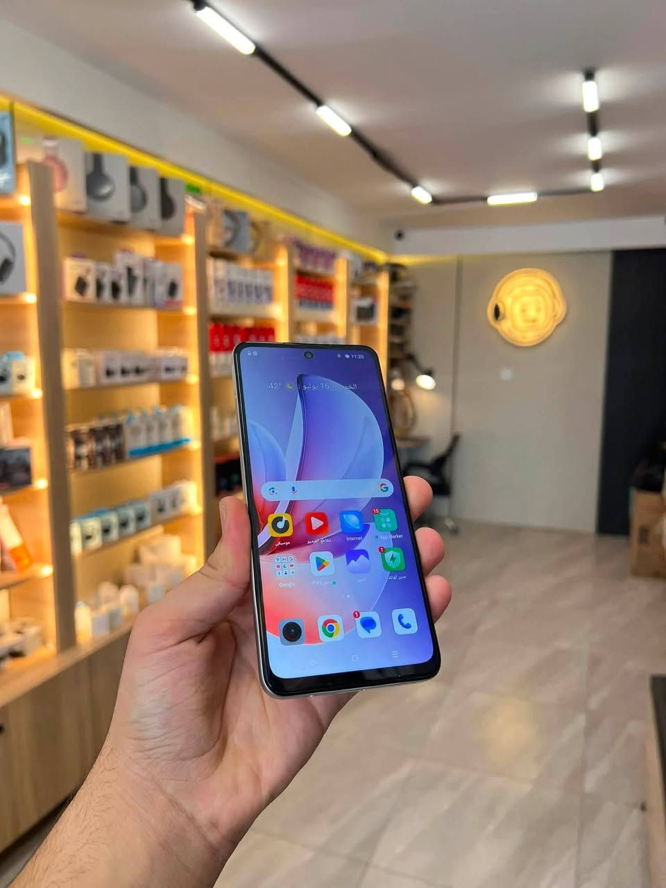 للبيع موبايل C71شرط مستعمل شهر واحد فقط لون ابيض خابرني ودلل ***********/***********
