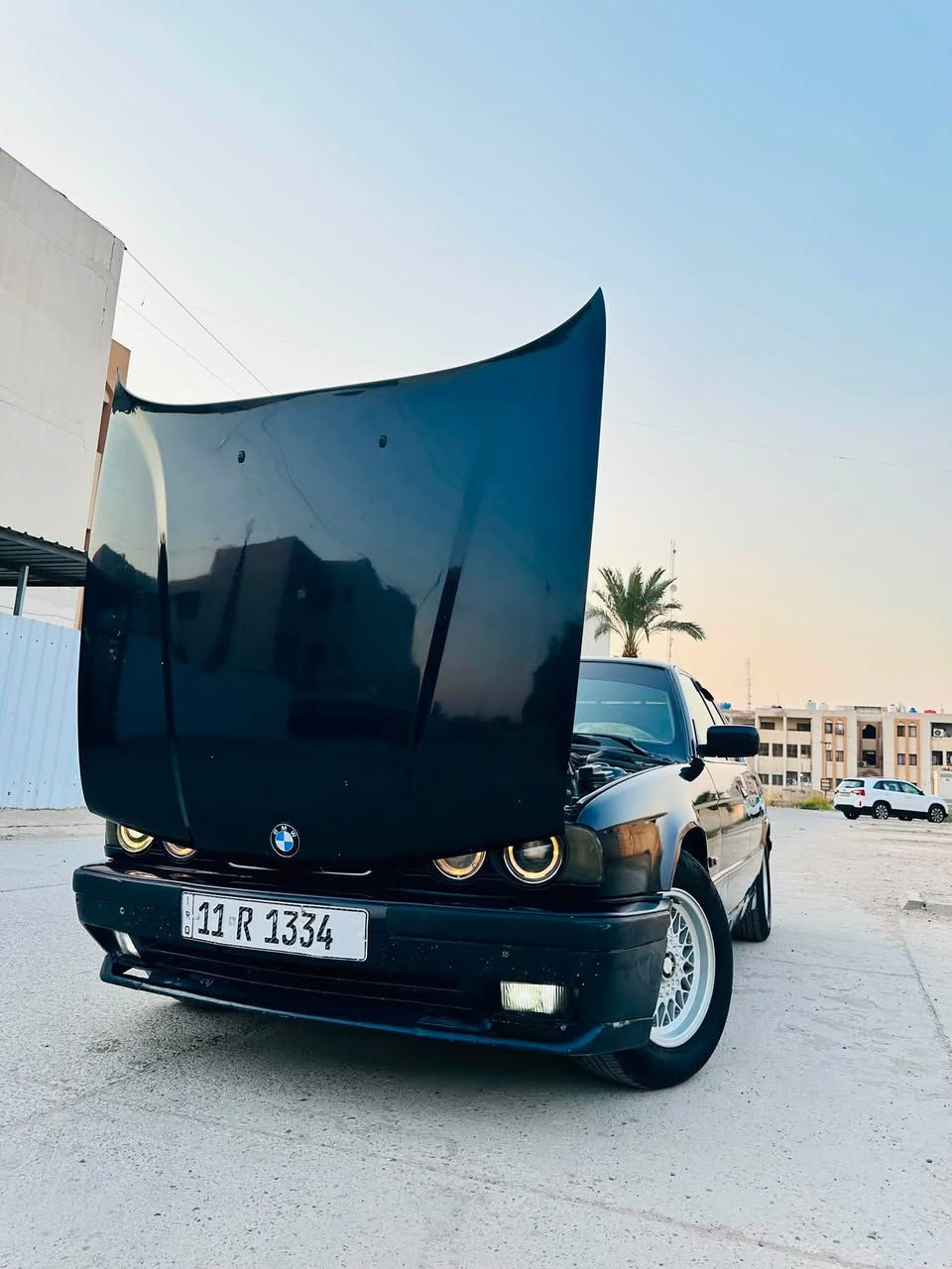 السلام عليكم 
بي ام دبلو BMW للبيع فقط
موديل 90
رقم بغداد اللون ازرق نيلي
محرك 525 مسكر فانوس
شاشه تبريد كشنات كهرباء كشنات جلد تحكم ستيرن
مكينه كير مكفولات تخم تاير
السعر 65 بيه مجال بسيط 
للتواصل ***********
مكان السياره بغداد المحمودية

