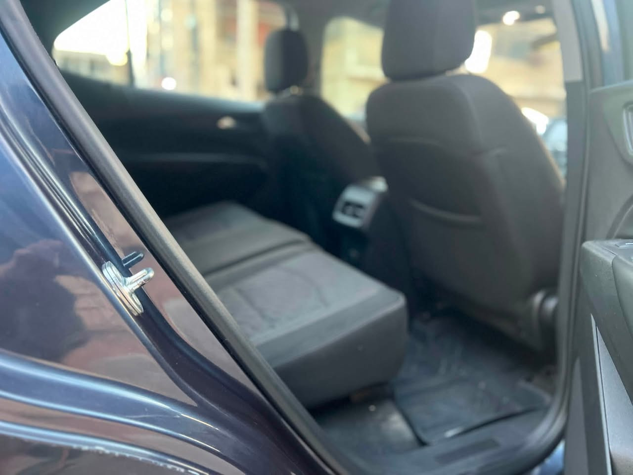 CHEVROLET EQUINOX Lt 2018
اكيونيكس 

 ماشية 116 ألف كم 

  المواصفات:

 محرك 1.5 تيربو  يعني انسى صرف البانزين 

 ✓المحافظة على المسار (Lane Keep Assist)

✔️ تشغيل عن بُعد

✔️ بصمة تشغيل + أبواب 

✔️ تبريد ثنائي (Dual Zone)

✔️ حساسات  خلفية

✔️ سايد بريك إلكتروني

✔️ تحكم كامل بالستيرن

✔️ Apple CarPlay & Android Aut 

حادث خلفي   .

رقم اربيل . مكان السيارة بغداد

السعر المطلوب: 130 $ 

📞 للاستفسار:

***********
